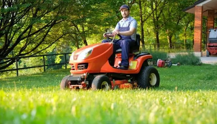 Best Oil for Lawn Mower