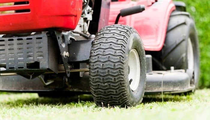 Best Riding Lawn Mower Under $1,000