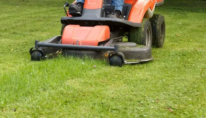 Best Riding Lawn Mower under $2,000